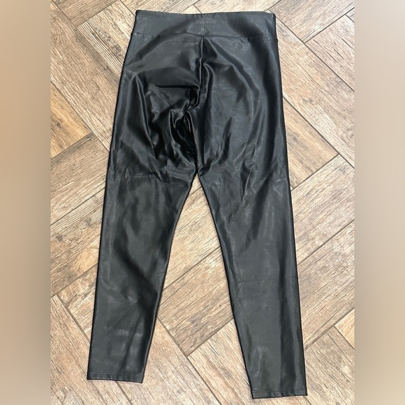 Abercrombie and Fitch Faux Leather black Leggings large - Picture 5 of 6